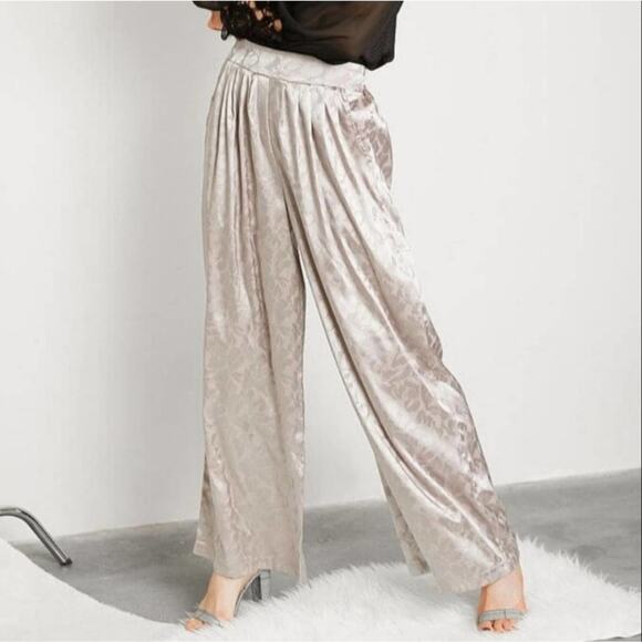 Gimmicks Satin Wide Leg Pants Silver Floral Print Size L - Picture 6 of 7